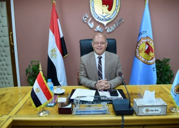 "النعماني" يناقش استعدادات جامعة سوهاج للعام الدراسي الجديد.. و يوجه ببدء المحاضرات الأولى بتوعية الطلاب بالمبادرة الرئاسية بداية 19 - جريدة المساء