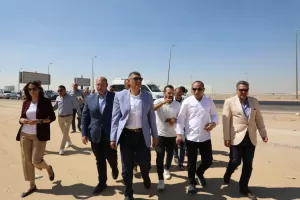 محافظ الجيزة يتابع مخططات التطوير وتحسين الرؤية البصرية لطرق المحافظة 21 - جريدة المساء