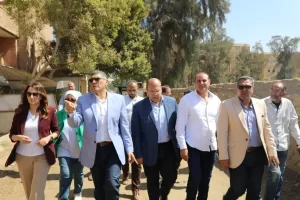 محافظ الجيزة يتابع مخططات التطوير وتحسين الرؤية البصرية لطرق المحافظة 33 - جريدة المساء