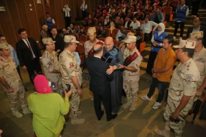 محافظ كفر الشيخ ومدير جمعية المحاربين القدماء يشهدان تكريم أسر الشهداء ومصابي العمليات الحربية 31 - جريدة المساء