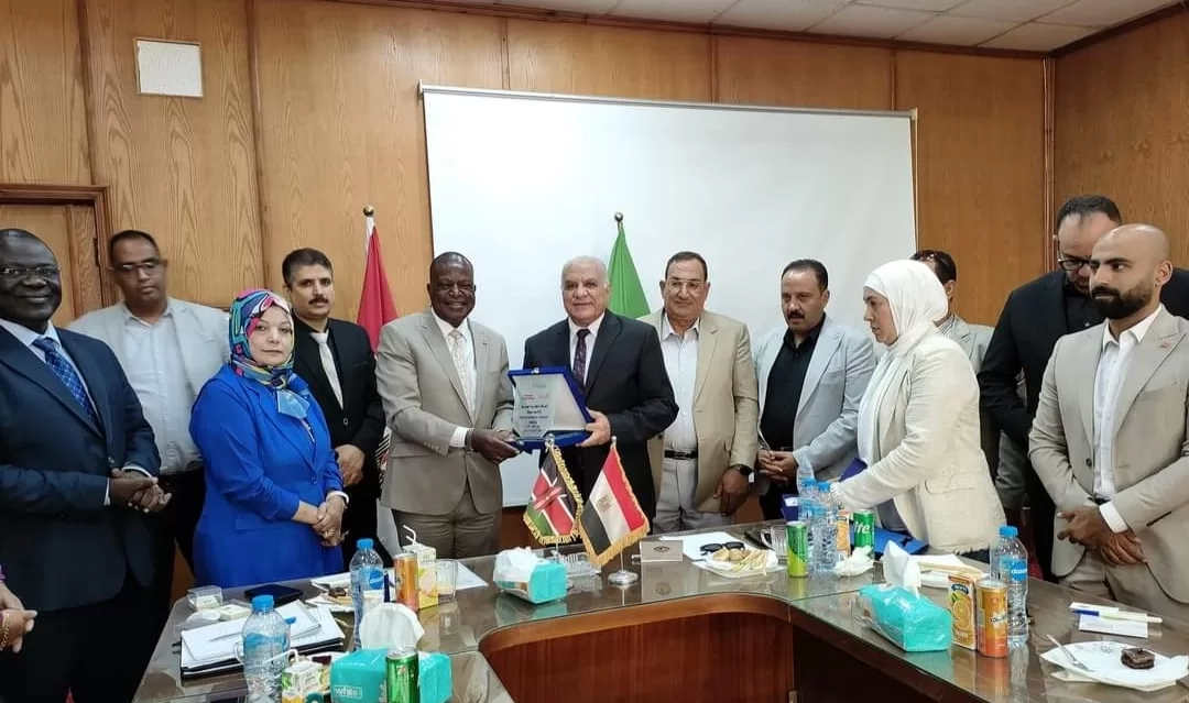 تجارية الإسماعيلية تبحث التعاون المشترك مع سفير كينيا 17 - جريدة المساء