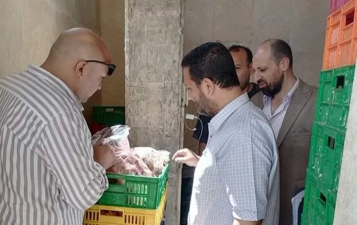 ضبط مجزءات دواجن ومصنعات لحوم فاسدة بالاسماعيلية 15 - جريدة المساء