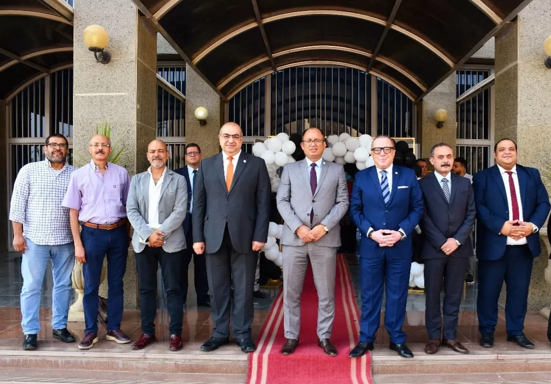 رئيس جامعة حلوان يناقش الانشطة والفعاليات لمجمع الفنون والثقافة 20 - جريدة المساء رئيس جامعة حلوان يناقش الانشطة والفعاليات لمجمع الفنون والثقافة 19 - جريدة المساء