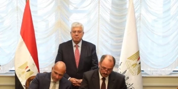 بروتوكول تعاون بين المستشفيات الجامعية واسترازينيكا مصر لتطوير اطباء الاورام والصيادلة 2 - جريدة المساء بروتوكول تعاون بين المستشفيات الجامعية واسترازينيكا مصر لتطوير اطباء الاورام والصيادلة 1 - جريدة المساء