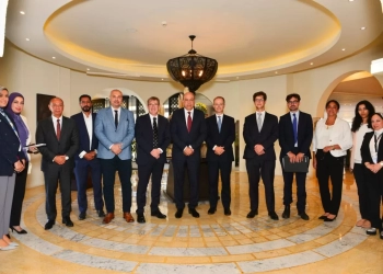 وزير الطيران يبحث التعاون في مجال الطيران مع وفد بريطاني علي هامش معرض مصر الدولي للطيران والفضاء 23 - جريدة المساء