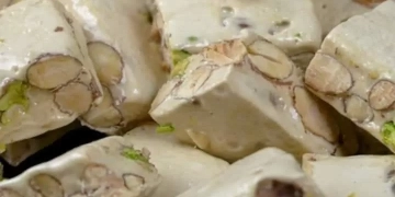 طريقة اعداد حلوى النوجا بالبيت 1 - جريدة المساء