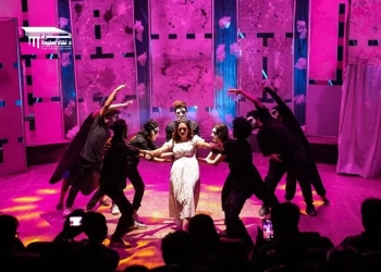 "وشي في وشك" .. تكسر القوالب المعتادة للعمل المسرحي 25 - جريدة المساء