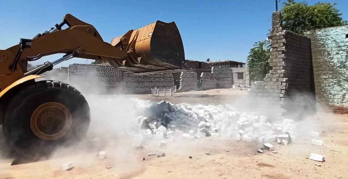 إزالة 25 حالة تعد بمساحة 11 ألف ،855 م2 بنطاق مركزى كوم أمبو وأسوان ضمن المرحلة الثالثة للموجه الـ 23 19 - جريدة المساء