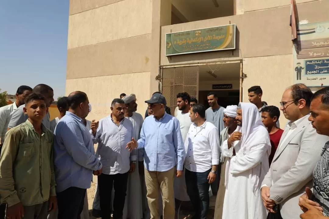 استجابة فورية لشكاوى أهالي قرية 8 محافظ المنيا يتفقد مدرسة الأمل ويوجه بترخيص سيارات أجرة لخدمة الأهالي 19 - جريدة المساء