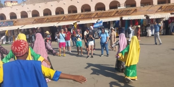 احتفالا بيوم السياحة العالمى بأسوان ..عروض فنية وفلكلورية بمرسى فيله والمطار الدولى 1 - جريدة المساء