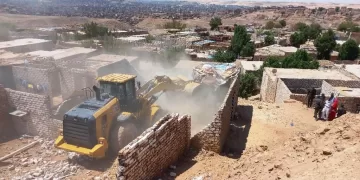 تنفيذاً لتعليمات الدكتور إسماعيل كمال .. إستكمال جهود إزالة التعديات ضمن المرحلة الثالثة للموجه الـ 23 بمدن إدفو وأسوان 1 - جريدة المساء