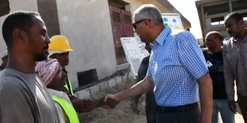 محافظ أسوان يواصل جولاته الميدانية لمتابعة مشروعات محطات معالجة ورفع الصرف الصحى بمدينة السباعية لخدمة أكثر من 34 ألف نسمة 1 - جريدة المساء