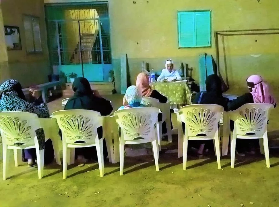 تنفيذاً لتوجيهات محافظ أسوان .. فرع المجلس القومى للمرأة يستكمل تنظيم سلسلة جلسات الدوار للتوعية المجتمعية بقرى الأعقاب وبهاريف ضمن فعاليات المشروع القومى لتنمية الأسرة المصرية 17 - جريدة المساء