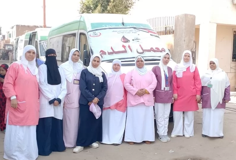 محافظ بنى سويف:الكشف وتوفير العلاج لـــ 1400 في 9 تخصصات و5 قرارات للعلاج على نفقة الدولة وتقديم 3700 خدمة طبية "مجاناً" في قافلة بالفشن 17 - جريدة المساء