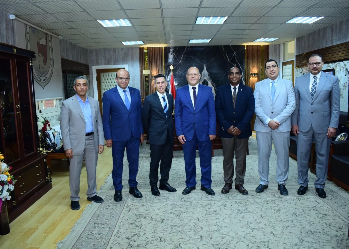 بالتعاون مع جامعة مانشستر البريطانية ..إجراء عمليات جراحية للأطفال بقسم المسالك البولية بمستشفى سوهاج الجامعي 17 - جريدة المساء