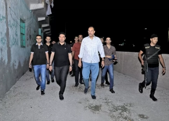 جولة ميدانية مفاجئة لمحافظ سوهاج بقرية "الكوامل بحري" 17 - جريدة المساء