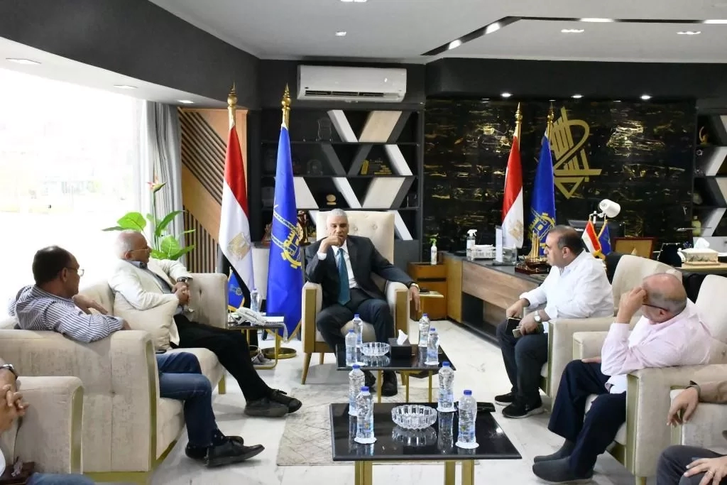 محافظ أسوان يستعرض جهود استكمال الطرق وتنفيذ المشروعات بقرى "حياة كريمة " 20 - جريدة المساء محافظ أسوان يستعرض جهود استكمال الطرق وتنفيذ المشروعات بقرى "حياة كريمة " 19 - جريدة المساء