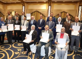 محافظ المنيا يكلف نائبه بحضور مؤتمر إعلان الفائزين بالمبادرة الوطنية للمشروعات الخضراء الذكية بالفيوم 18 - جريدة المساء