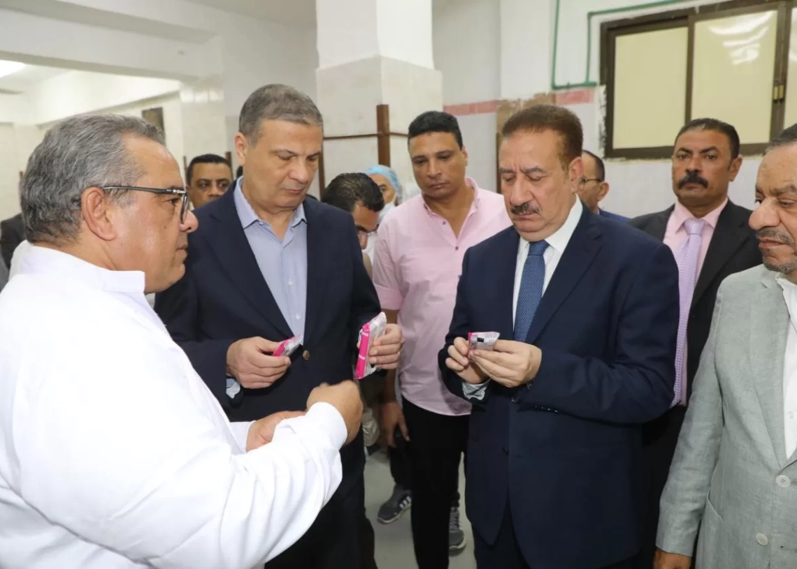 وزير الزراعة و محافظ المنوفية يتفقدان مصنع التغذية المدرسية بقويسنا 15 - جريدة المساء