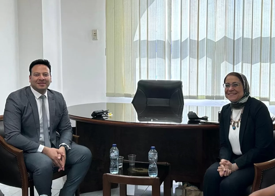 وكيل وزارة الصحة بمطروح ينسق مع مديرة عام فرع شمال غرب الدلتا للتأمين الصحي لحل مشاكل المنتفعين بمطروح 16 - جريدة المساء