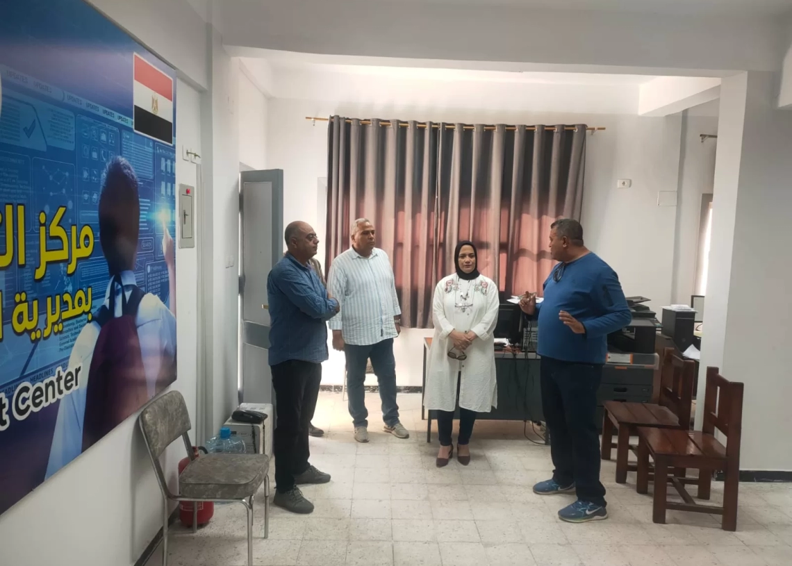 وكيل وزارة تعليم مطروح تتفقد مسار العمل بمركز التطوير التكنولوجي 18 - جريدة المساء وكيل وزارة تعليم مطروح تتفقد مسار العمل بمركز التطوير التكنولوجي 17 - جريدة المساء