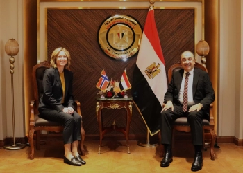 وزير قطاع الأعمال العام يبحث مع سفيرة النرويج و"سكاتك" مستجدات مشروع المحطة الشمسية لمجمع الألومنيوم بنجع حمادي 21 - جريدة المساء