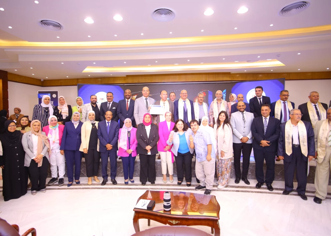 وزيرة التضامن تكرم عدداً من النماذج الملهمة ضمن مبادرة "الأب القدوة" 19 - جريدة المساء