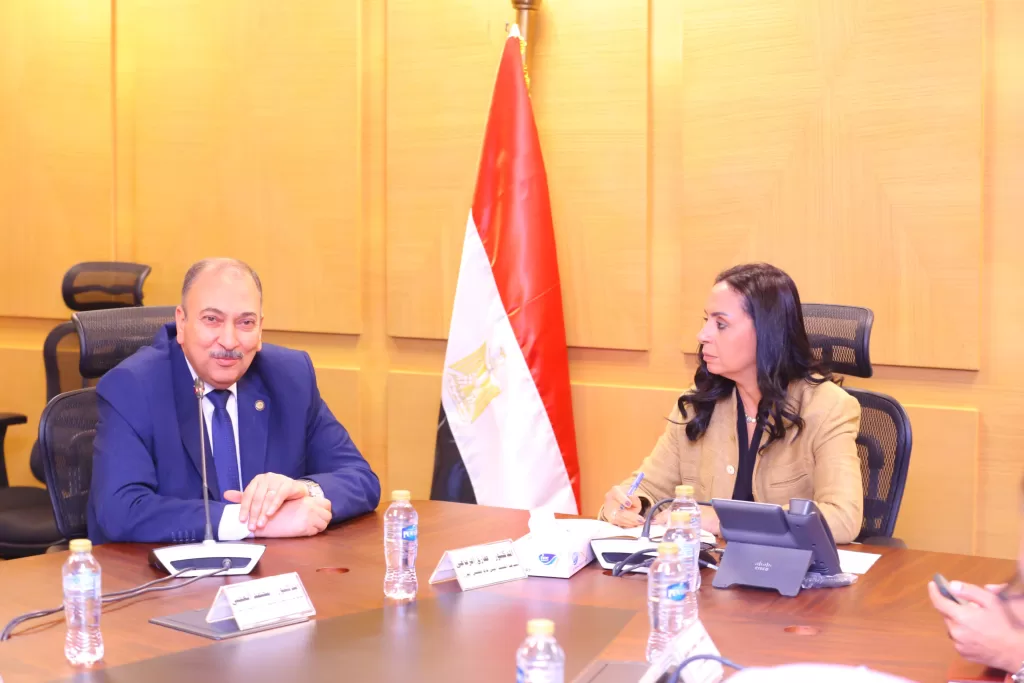 "مايا مرسى" تتابع خطوات تدشين منظومة الشكاوى الموحدة بالتضامن 21 - جريدة المساء