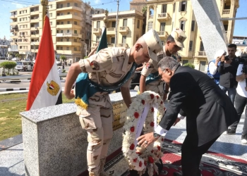 - محافظ الدقهلية يستقبل القيادات العسكرية والأمنية والتنفيذية والشعبية ويضع إكليل الزهور علي النصب التذكاري للشهداء بمناسبة طيب مرور 51 عاماً علي انتصارات أكتوبر المجيدة. 28 - جريدة المساء