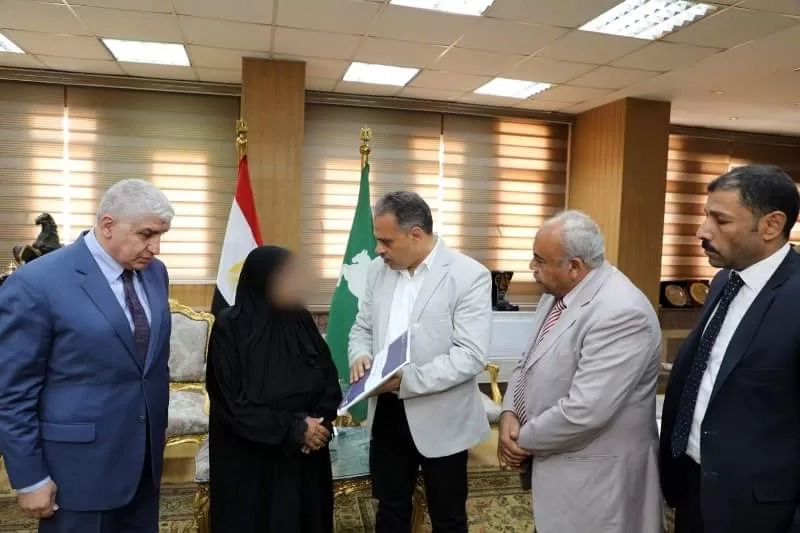محافظ الشرقية يُسلم مساعدات مالية مقدمة من حزب حماة الوطن لأسر ضحايا ومصابي تصادم قطاري الزقازيق 20 - جريدة المساء محافظ الشرقية يُسلم مساعدات مالية مقدمة من حزب حماة الوطن لأسر ضحايا ومصابي تصادم قطاري الزقازيق 19 - جريدة المساء