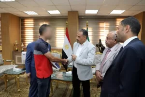 محافظ الشرقية يُسلم مساعدات مالية مقدمة من حزب حماة الوطن لأسر ضحايا ومصابي تصادم قطاري الزقازيق 24 - جريدة المساء محافظ الشرقية يُسلم مساعدات مالية مقدمة من حزب حماة الوطن لأسر ضحايا ومصابي تصادم قطاري الزقازيق 23 - جريدة المساء