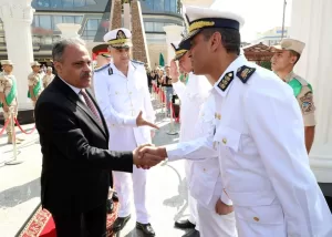 محافظ الشرقية يضع إكليلاً من الزهور على النصب التذكاري للشهداء.. إحتفالاً بالذكرى 51 لإنتصارات أكتوبر المجيدة 65 - جريدة المساء