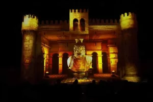 وزير قطاع الأعمال العام ومحافظ الإسكندرية يشهدان افتتاح عروض "الصوت والضوء" بقلعة قايتباي 20 - جريدة المساء