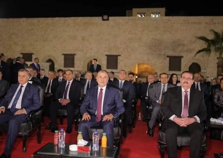 وزير قطاع الأعمال العام ومحافظ الإسكندرية يشهدان افتتاح عروض "الصوت والضوء" بقلعة قايتباي 18 - جريدة المساء