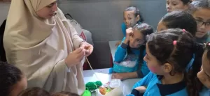 في إطار البروتوكول بين "تعليم وثقافة الجيزة".. ورش فنية لتعليم طلبة المدارس فنون الطباعة والكروشيه (صور) 27 - جريدة المساء