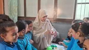 في إطار البروتوكول بين "تعليم وثقافة الجيزة".. ورش فنية لتعليم طلبة المدارس فنون الطباعة والكروشيه (صور) 25 - جريدة المساء