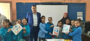 في إطار البروتوكول بين "تعليم وثقافة الجيزة".. ورش فنية لتعليم طلبة المدارس فنون الطباعة والكروشيه (صور) 23 - جريدة المساء