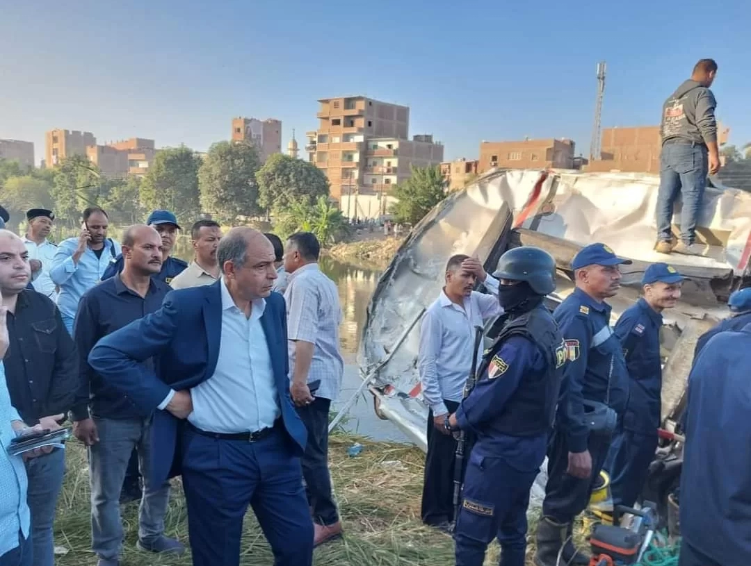 تصادم قطار بجرار في مزلقان ماقوسة بالمنيا يسفر عن 20 مصابا.. وكدوانى يتابع ميدانيا 18 - جريدة المساء