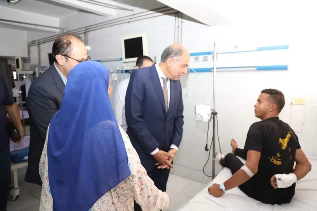 محافظ المنيا يزور مصابي حادث تصادم قطار "ماقوسة" ويطمئن على حالتهم الصحية 19 - جريدة المساء