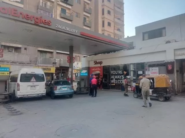 تموين الشرقية..يكثف الحملات الرقابية على محطات الوقود للتأكد من الإلتزام بالأسعار 15 - جريدة المساء