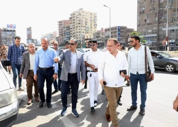محافظ الشرقية يتفقد الشوارع المحيطة بالديوان العام ويقرر تطوير ورفع كفاءة المنطقة لإستعادة الوجه الجمالي والحضاري لها 19 - جريدة المساء