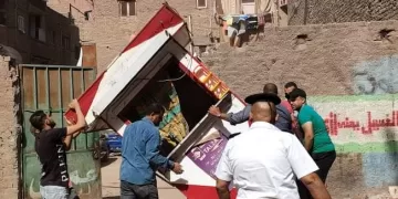 محافظة الجيزة تزيل 57 كشكا وفاترينة بالمخالفة.. تمهيداً لأعمال التطوير والرصف بحي إمبابة 2 - جريدة المساء محافظة الجيزة تزيل 57 كشكا وفاترينة بالمخالفة.. تمهيداً لأعمال التطوير والرصف بحي إمبابة 1 - جريدة المساء
