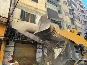 بالصور- أكبر حملة إشغالات بالجيزة | إزالة تعديات المحال التجارية والباعة الجائلين من الطريق العام بفيصل 27 - جريدة المساء