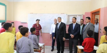 بالصور- محافظ الجيزة يتابع انتظام العملية التعليمية بمدارس ناهيا في كرداسة 2 - جريدة المساء بالصور- محافظ الجيزة يتابع انتظام العملية التعليمية بمدارس ناهيا في كرداسة 1 - جريدة المساء
