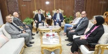 محافظ المنوفية يستقبل قيادات حزب مصر القومي وصوت الشعب.. ويؤكد : استمرار التعاون المشترك لاحداث نقلة نوعية بمختلف القطاعات  1 - جريدة المساء