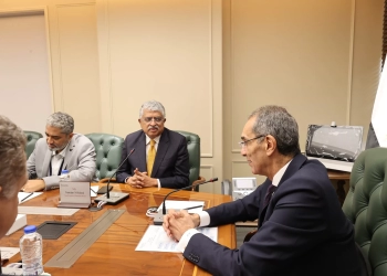 وزير الاتصالات يلتقى مسؤولي برنامج الأمم المتحدة الإنمائى والاتحاد الدولى للاتصالات لبحث فرص التعاون والاستثمار فى مصر 27 - جريدة المساء