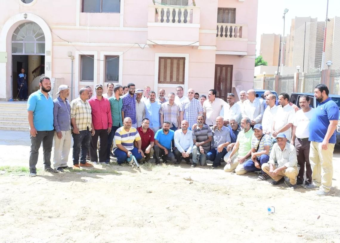 رئيس جامعة سوهاج يكرم ٤٠ عاملًا لجهودهم في إعادة تأهيل وصيانة مباني الإسكان الطلابي 27 - جريدة المساء