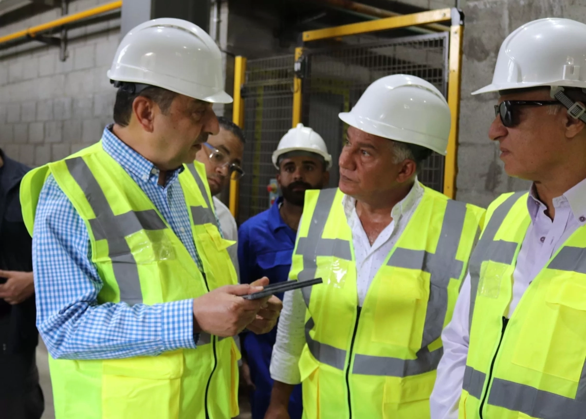 وزير قطاع الأعمال العام يتفقد مصانع شركة "سيجوارت" لإنتاج الفلنكات الخرسانية.. ويتابع سير العمل والخطط التوسعية.. 17 - جريدة المساء