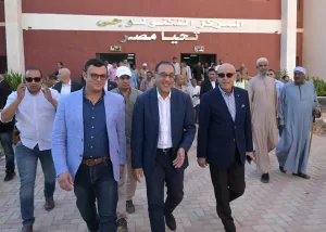رئيس الوزراء يتفقد مجمع الخدمات الحكومية بقرية الشغب بإسنا 17 - جريدة المساء