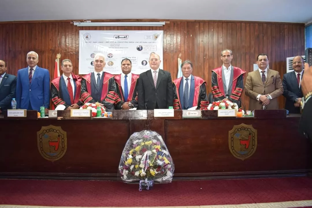 رئيس جامعة سوهاج يشهد مناقشة رسالة دكتوراة عن "معالجة المواقع الإخبارية للحوار الوطني" 19 - جريدة المساء